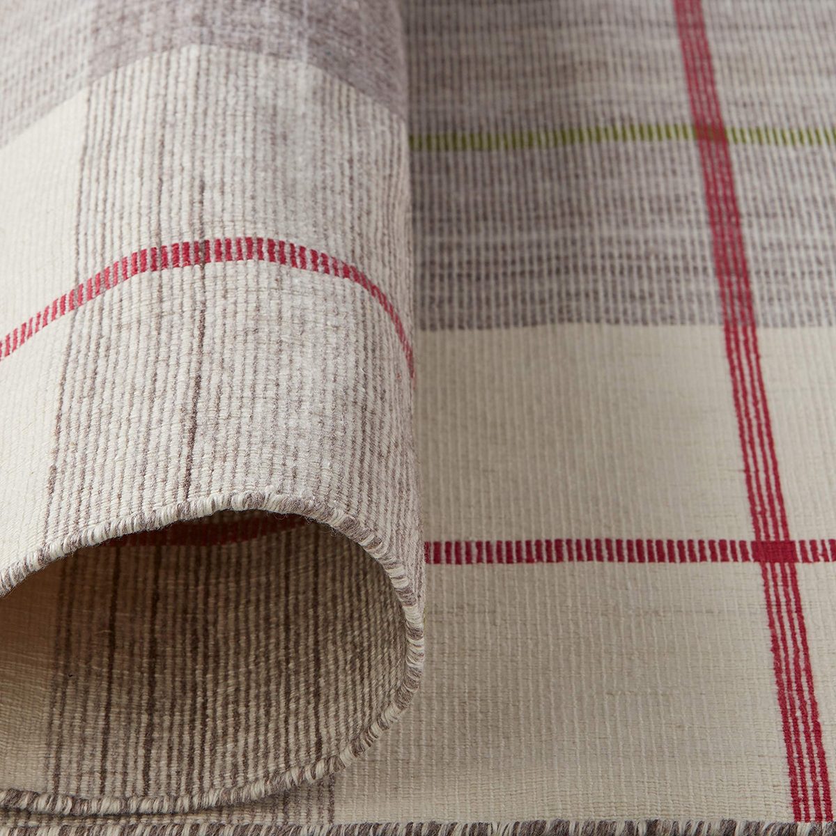 Amazon Brand – Stone & Beam Casual Plaid Runner Rug, 2' 6" x 8', Flatweave, Grey, Ivory, Red