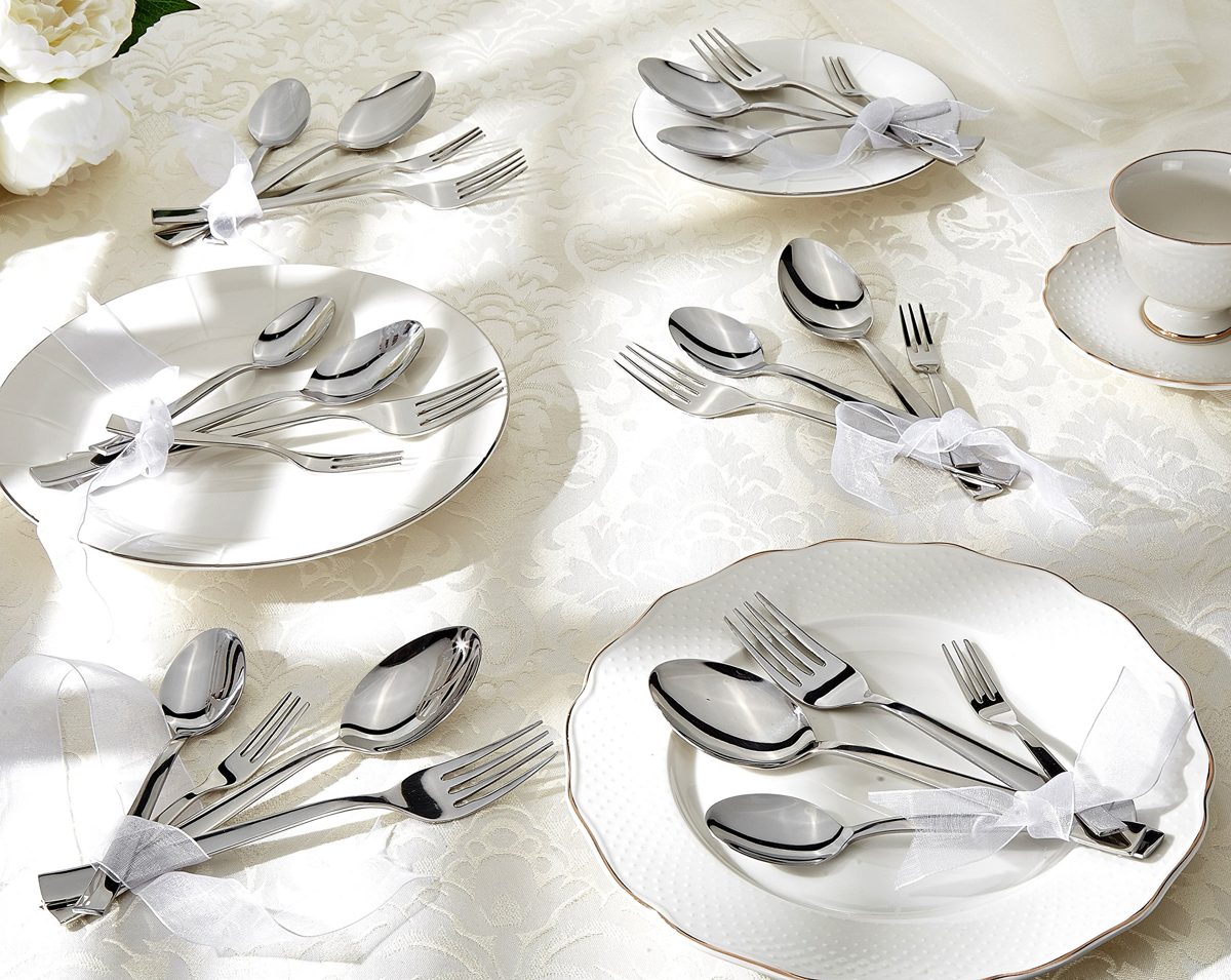 Amazon Brand - Solimo 24 Piece Stainless Steel Cutlery Set, Classique (Contains: 6 Table Spoons, 6 Tea Spoons, 6 Forks, 6 Fruit Forks), Silver