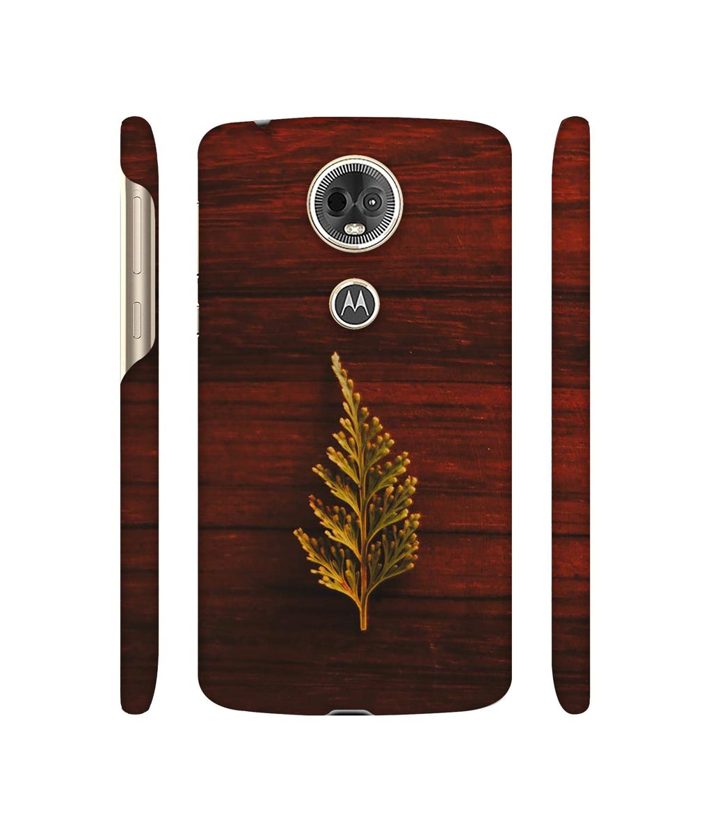 Amazon Brand - Solimo Designer Leaf on Wood 3D Printed Hard Back Case Mobile Cover for Motorola Moto E5 Plus