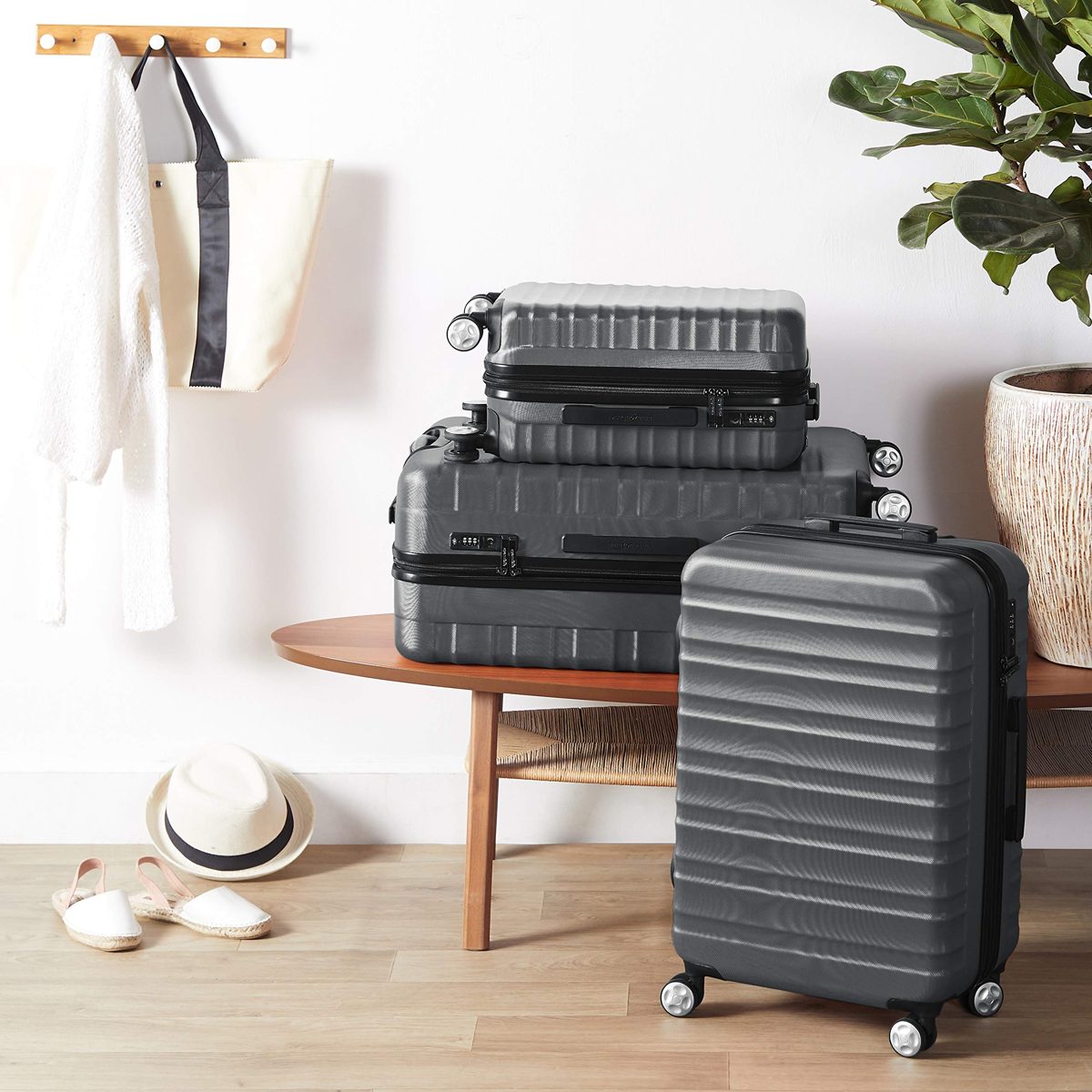 Amazon Basic Suitcase Carrying Case with Expandable Capacity and Built-in TSA Lock, Premium Hard Side - grey
