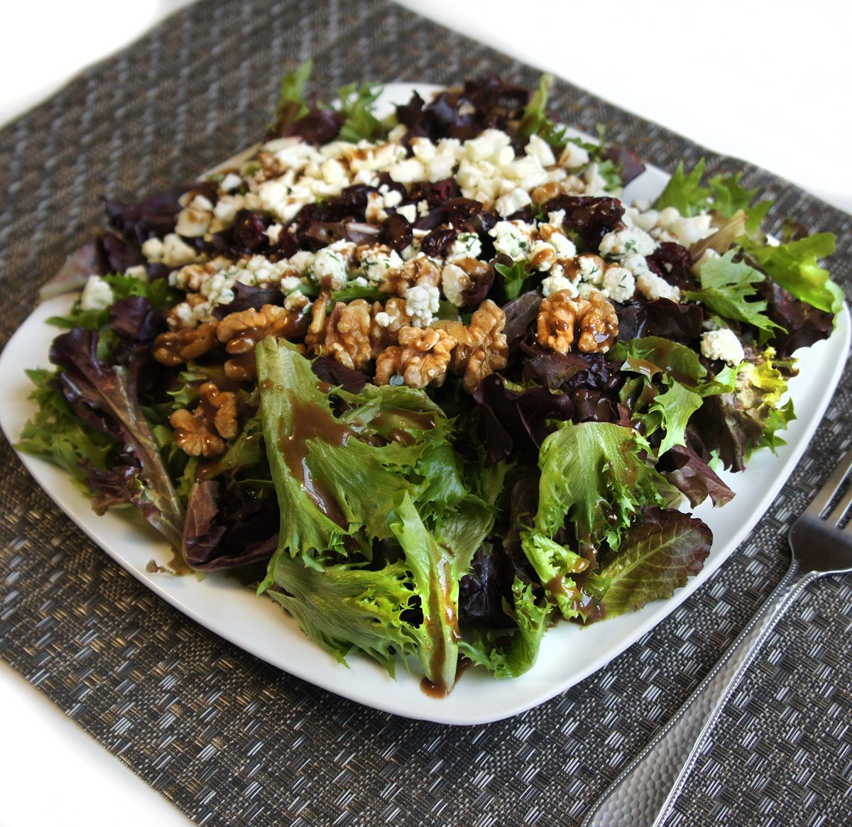 WHOLE FOODS MARKET Mesclun Goat Cheese Salad, 11 OZ