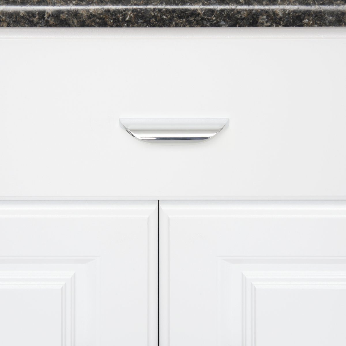 AmazonBasics Modern Finger Drawer Pull