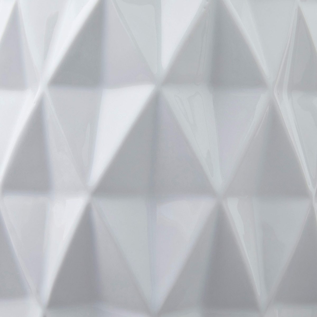 Amazon Brand – Rivet Modern Geometric Table Lamp with Bulb, 21"H, White