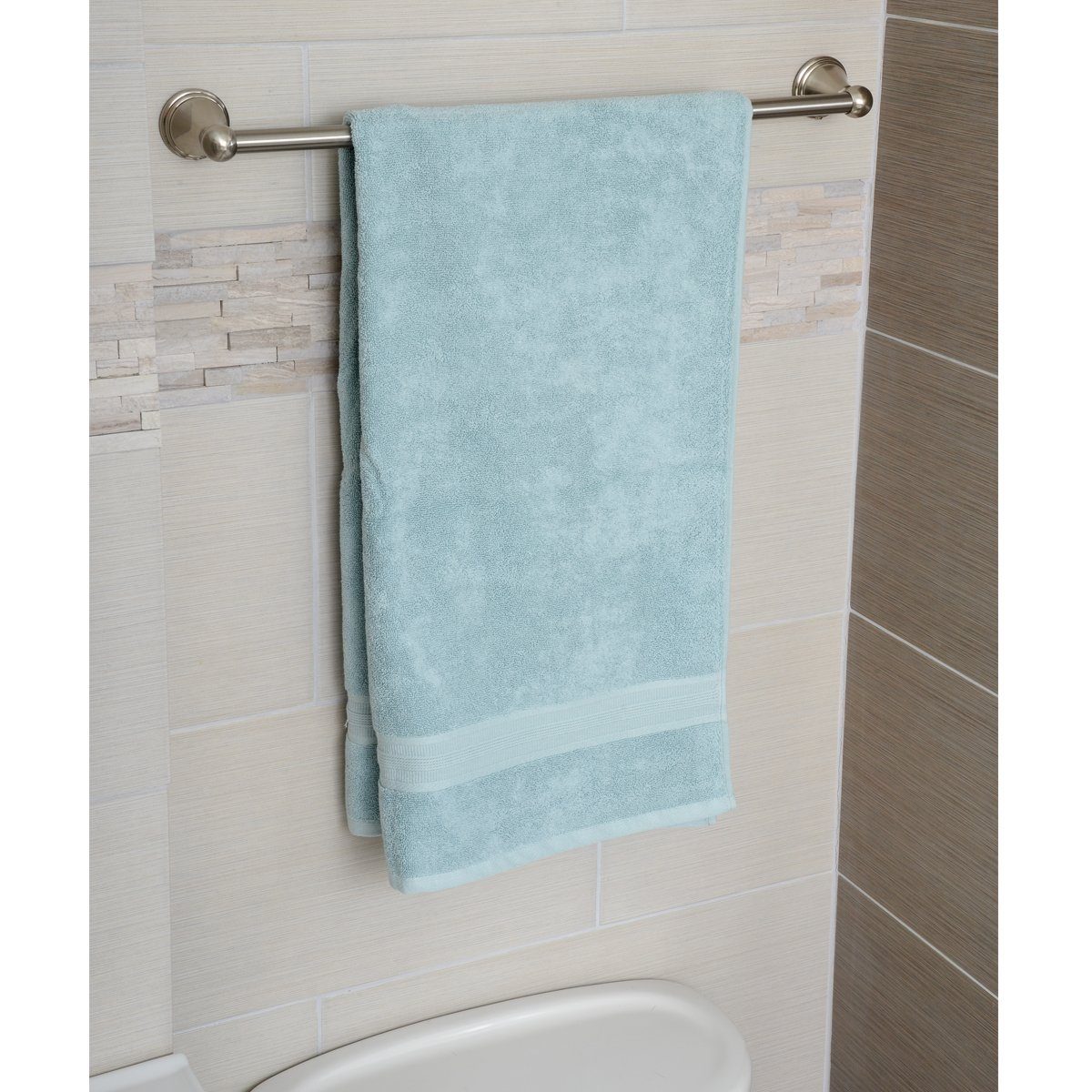 AmazonBasics Modern Towel Bar - Satin Nickel, 24-Inch
