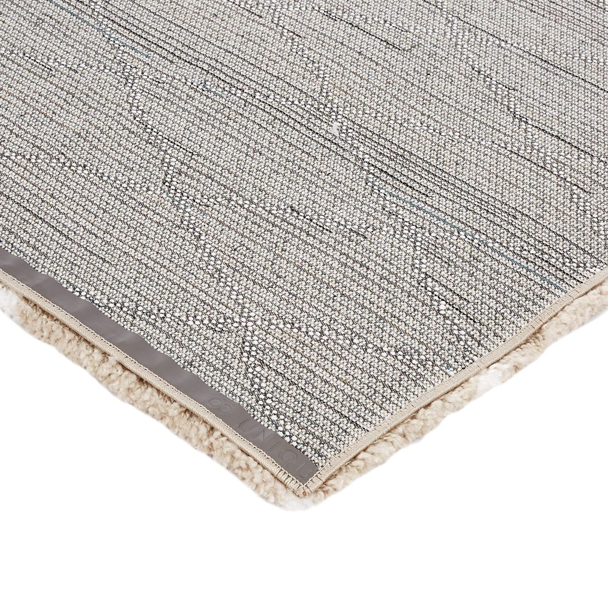 Amazon Basics - 4'X6' Plush Diamond Trellis Shag Rug, Beige