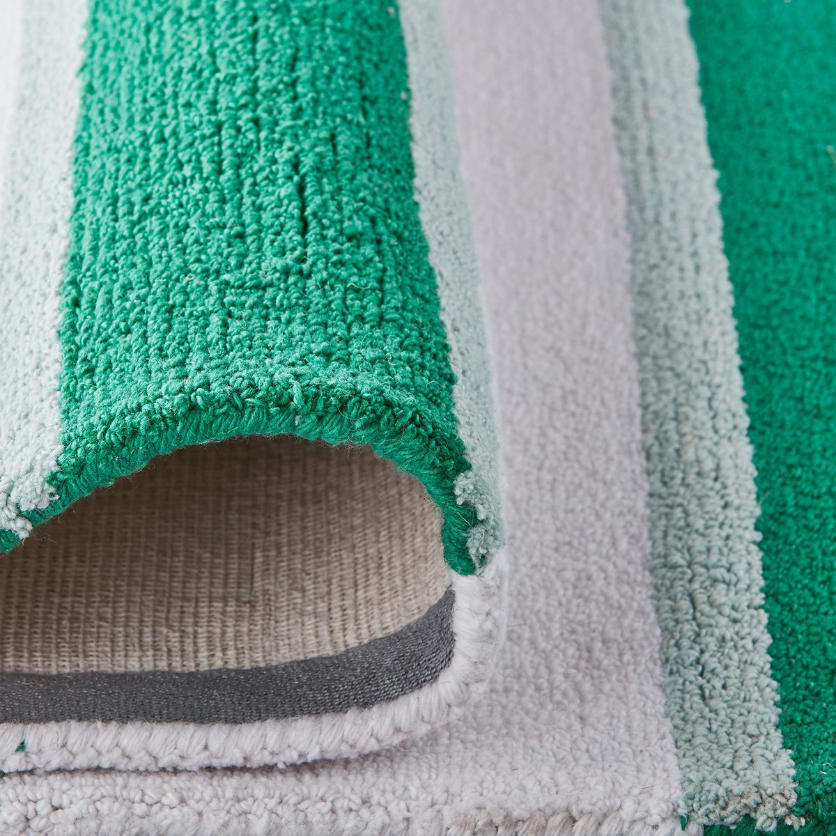 Amazon Brand – Stone & Beam Contemporary Polyester Area Rug, 4 x 6 Foot, Light Green, Dark Green, White