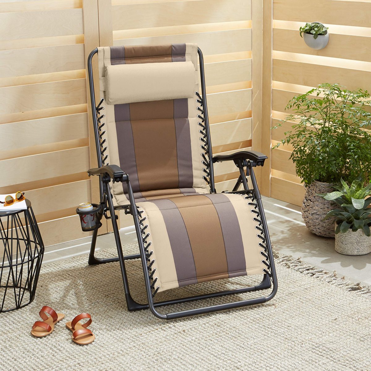 Amazon Basic Lounge Beach Chair with Padded Zero Gravity Outdoor 65x29.5x44.1"