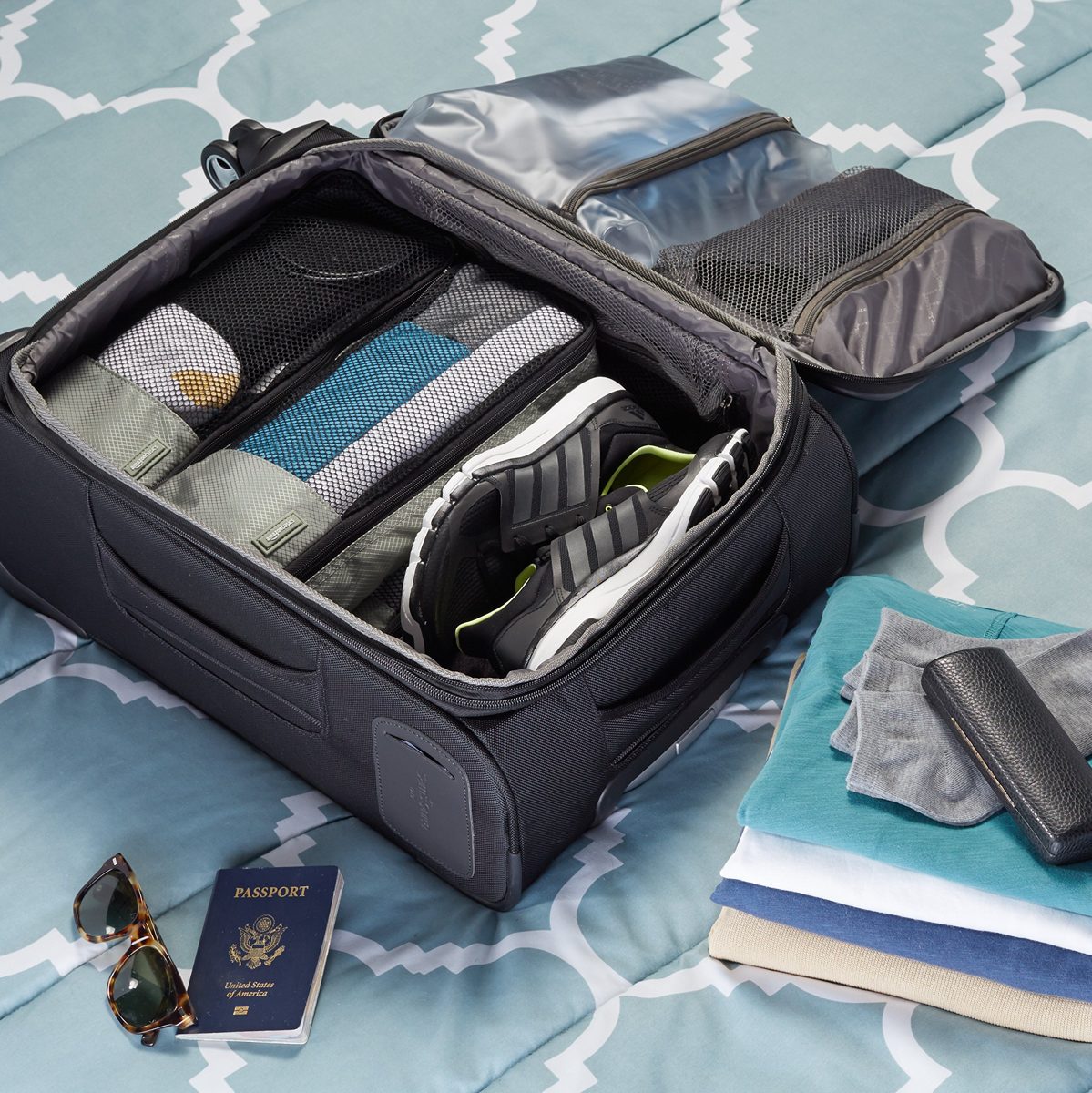 Amazon Basic Travel Pouch Travel Storage Case 4 Piece Set Slim x 4 Pieces - grey