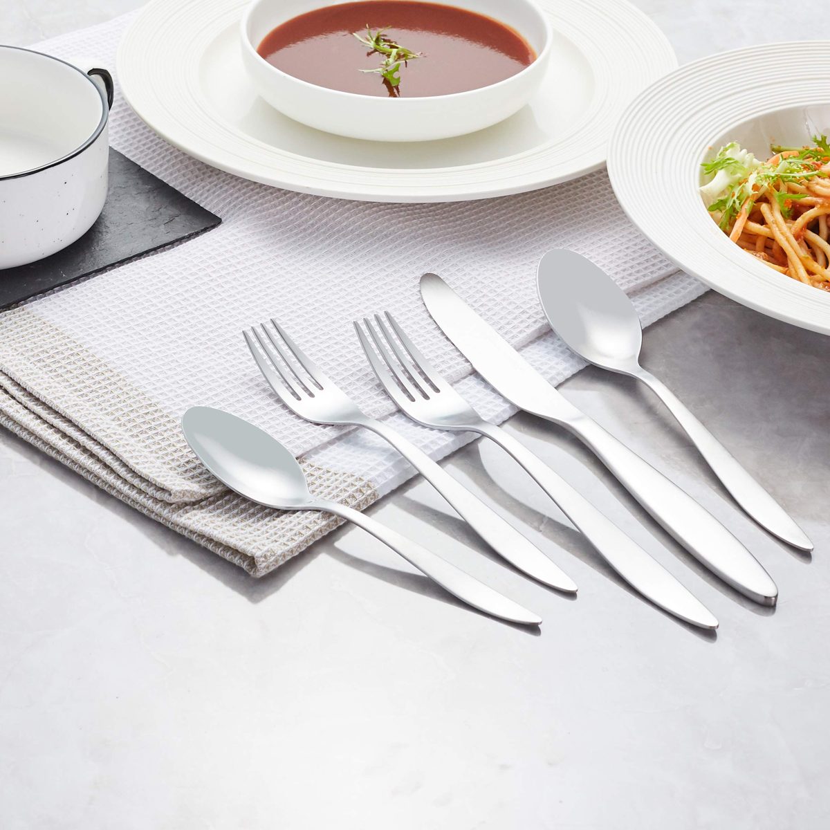 AmazonBasics 20-Piece Stainless Steel Satin Matte Flatware Set, Service for 4