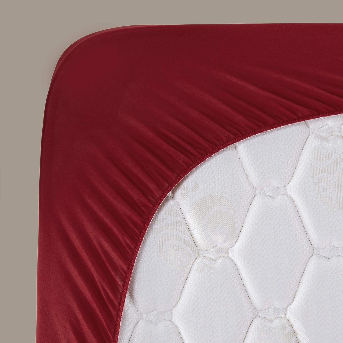 Amazon Brand - Solimo Water Resistant Cotton Mattress Protector 75"x60" - Queen Size, Maroon