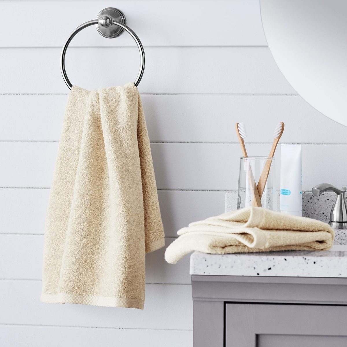 AmazonBasics Quick-Dry, Luxurious, Soft, 100% Cotton Bath Towels