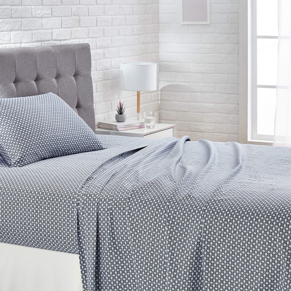 AmazonBasics Super-Soft Cotton Sheet Set - Twin, Blue Geo