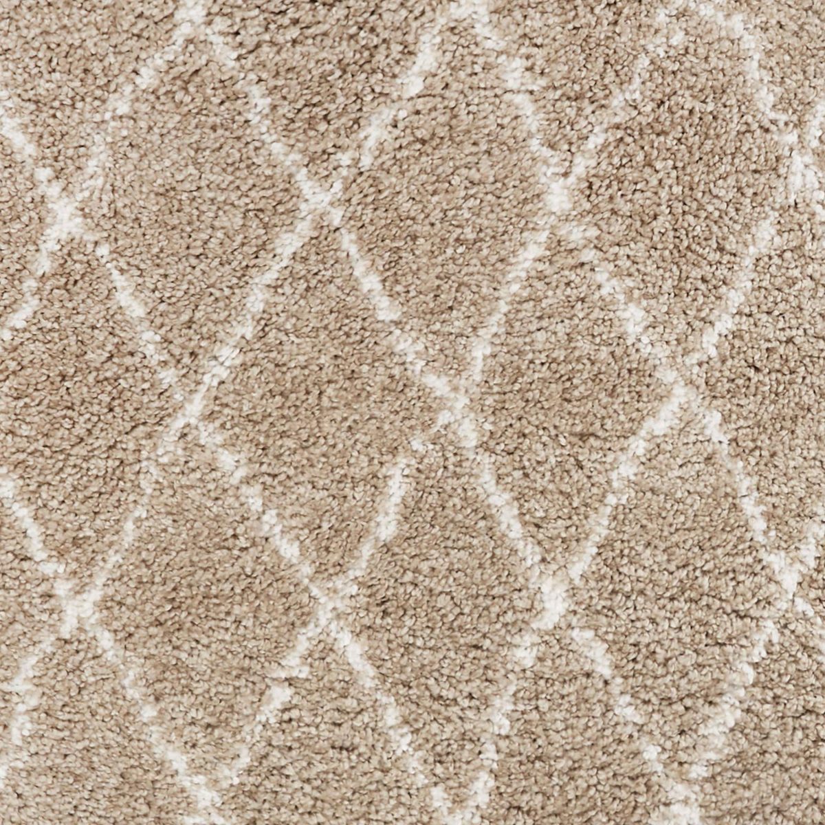 Amazon Basics - 4'X6' Plush Diamond Trellis Shag Rug, Beige