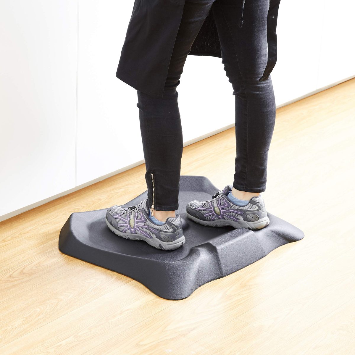 AmazonBasics Ergonomic Mini Anti-Fatigue Standing, 5, Black