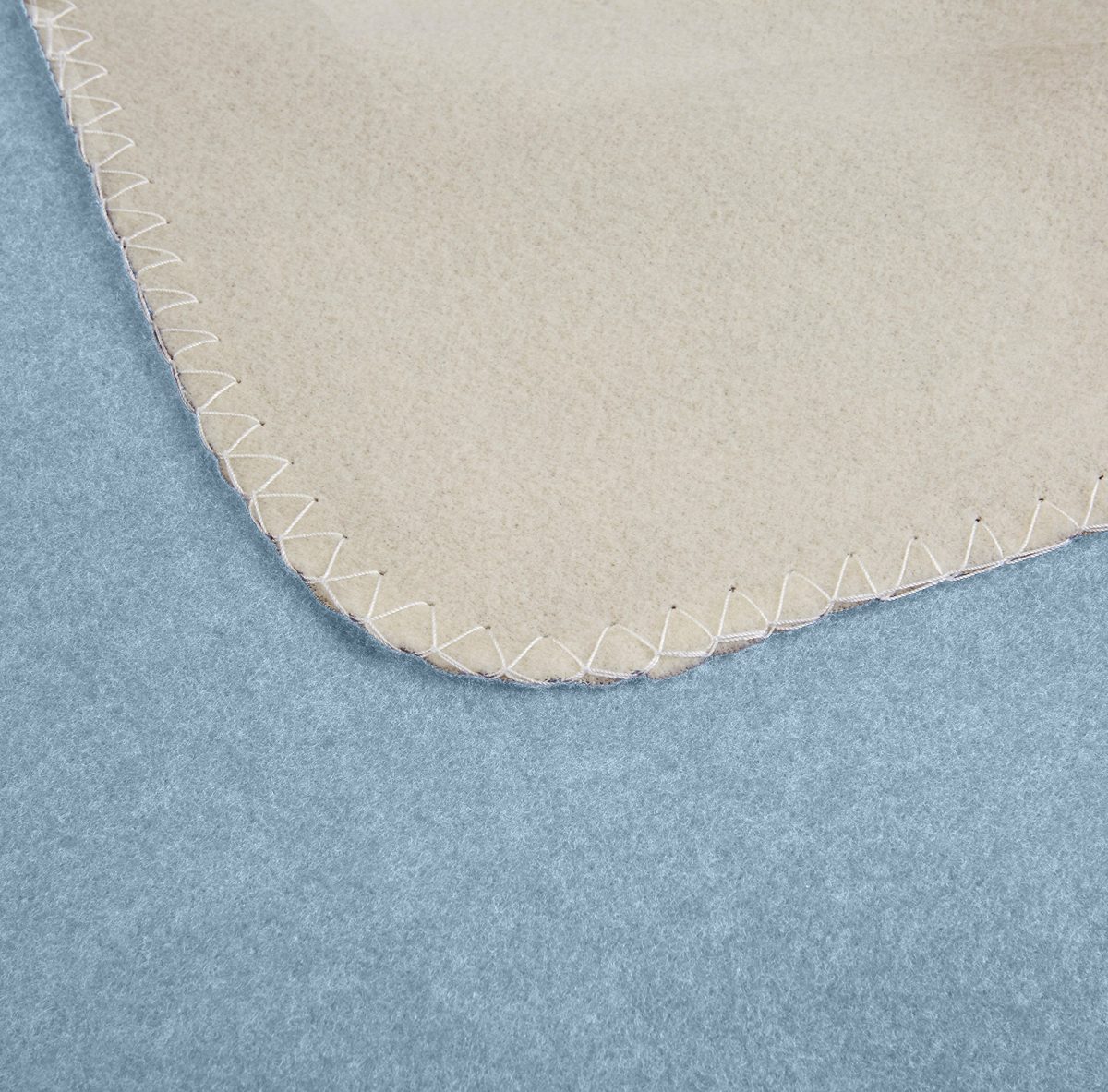 AmazonBasics Reversible Fleece Blanket