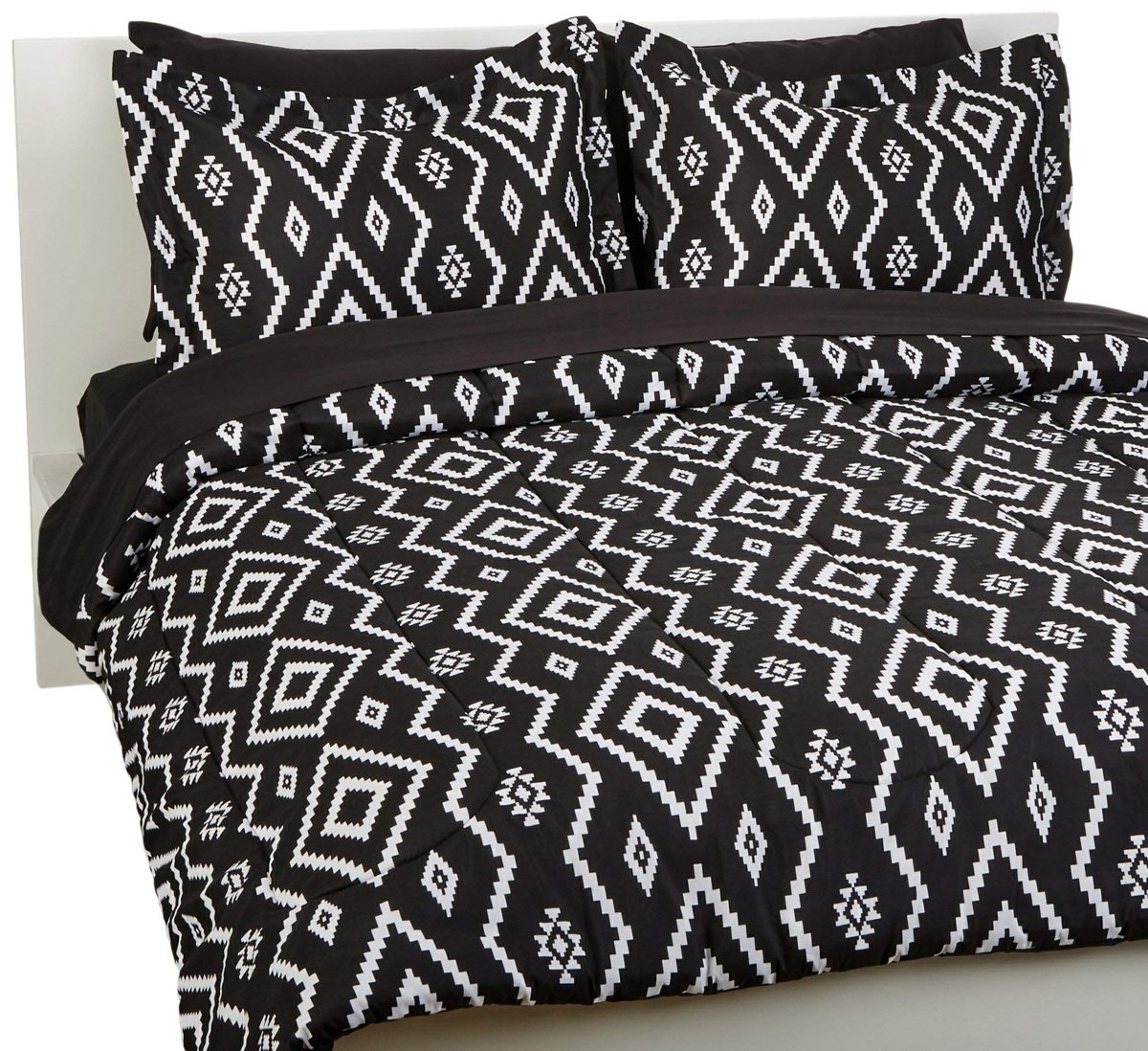 AmazonBasics 7-Piece Bed-in-A-Bag - Full/Queen, Black Aztec (Renewed)