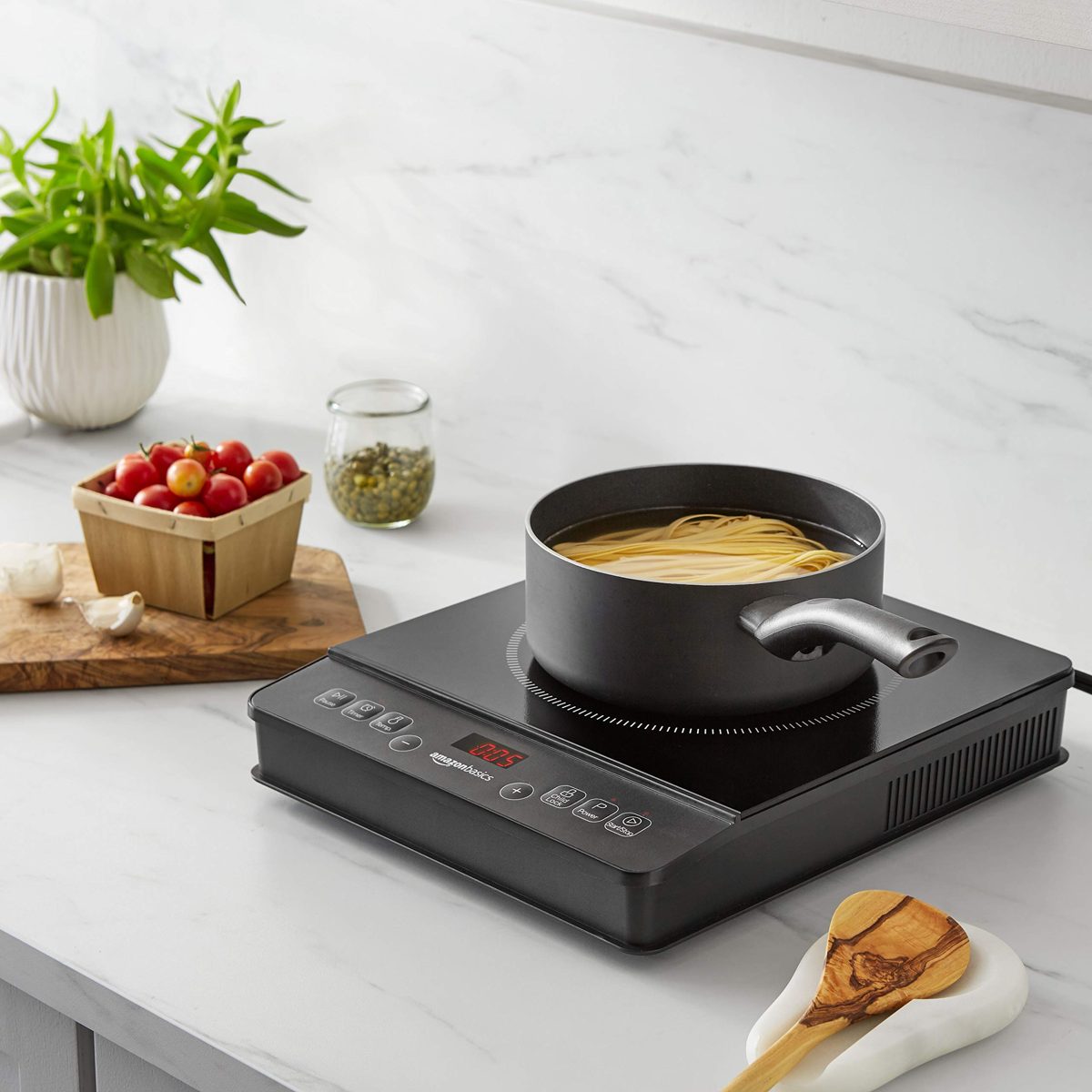 AmazonBasics 1800W Portable Induction Cooktop Burner