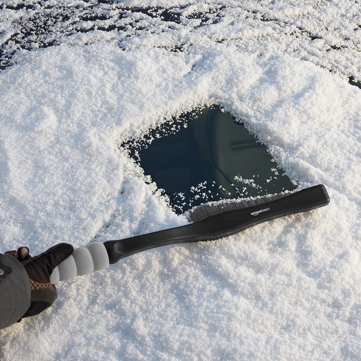 AmazonBasics Car Snow Brush and Ice Scraper