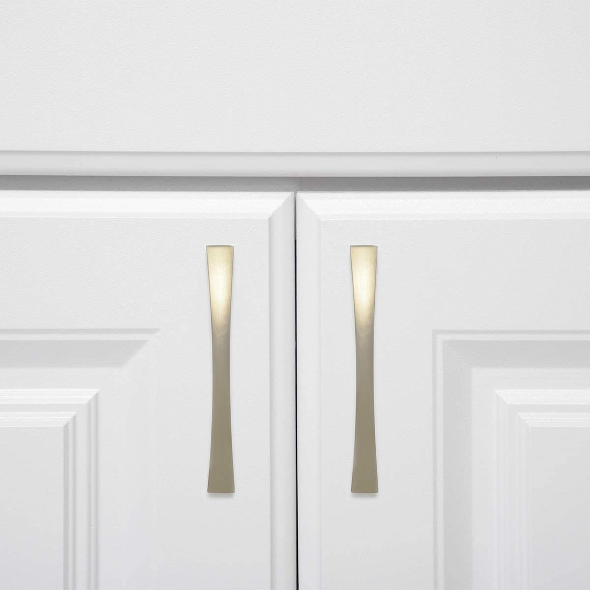 AmazonBasics Thick Modern Curved Handle Drawer Cabinet Pull Handle