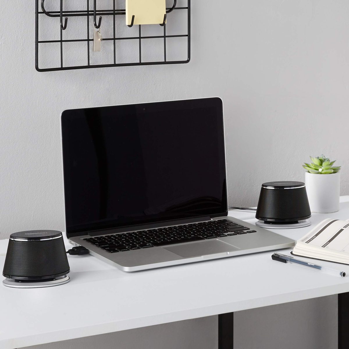 AmazonBasics USB-Powered Computer Speakers with Dynamic Sound, Black, 4-Pack