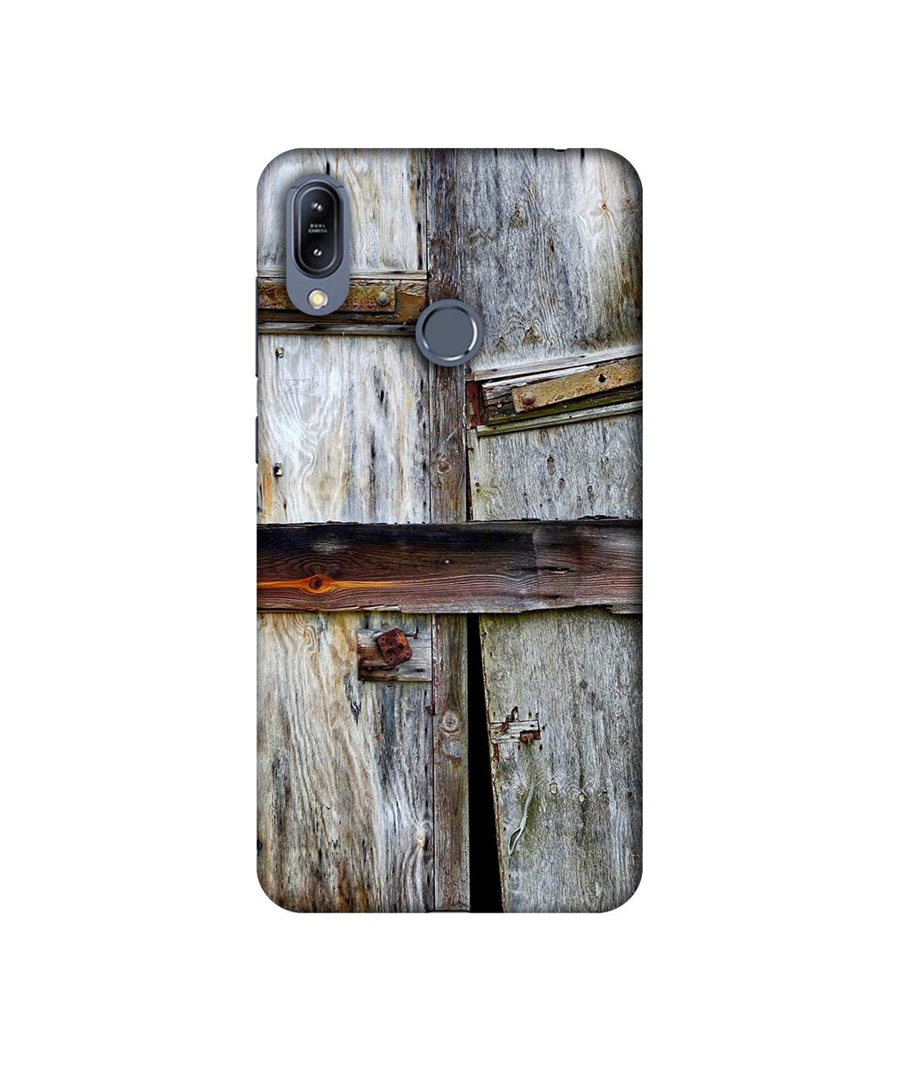 Amazon Brand - Solimo Designer Old Door 3D Printed Hard Back Case Mobile Cover for Asus Zenfone Max (M2) ZB633KL
