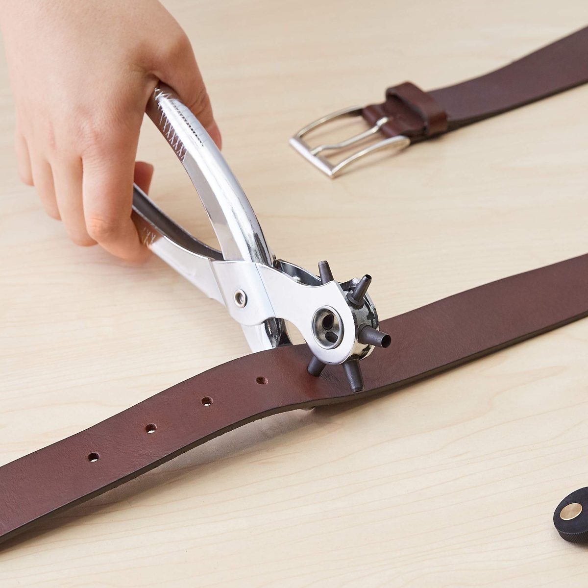 AmazonBasics Leather Hole Punch - 2.5mm-5mm