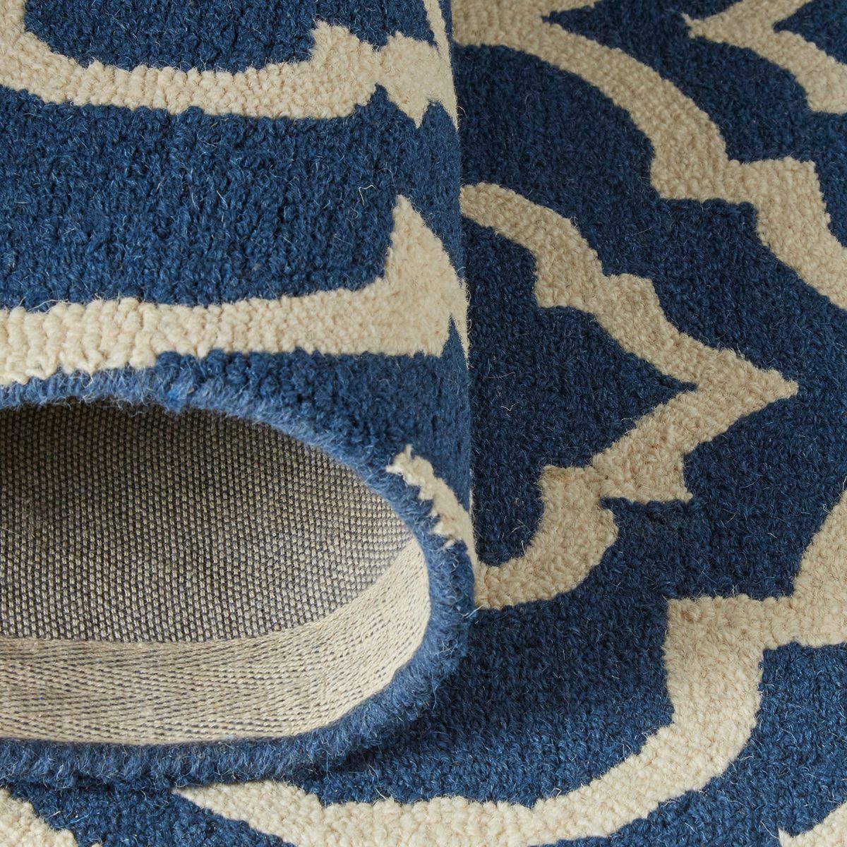 Amazon Brand – Stone & Beam Contemporary Hourglass Wool Area Rug, 8 x 11 Foot, Navy
