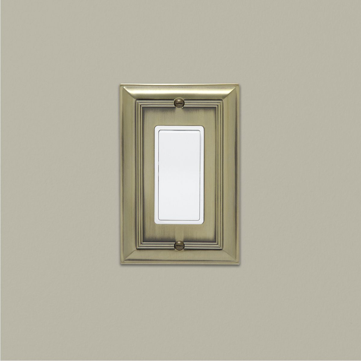 AmazonBasics Single Gang Light Switch Outlet Wall Plate, Antique Brass, 3-Pack