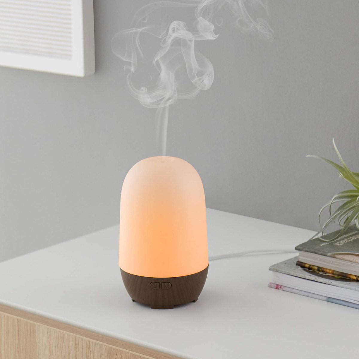AmazonBasics 100ml Ultrasonic Aromatherapy Essential Oil Diffuser, Coffee Wood Grain Finish Base, with 7-Colour Night Light